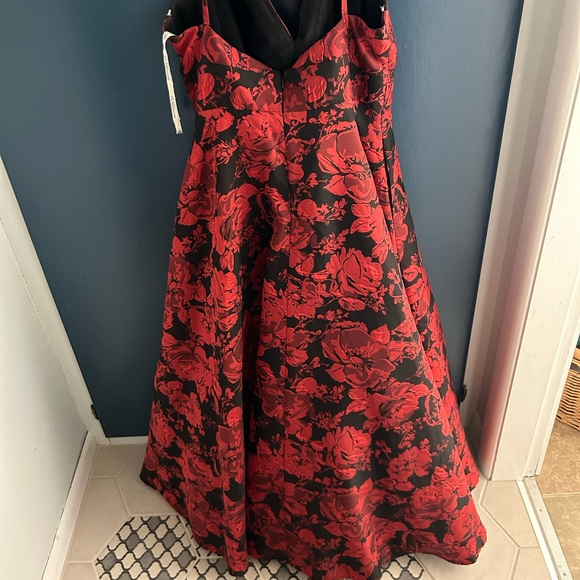 prom dress - Picture 2 of 4